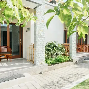 Nyuh Gading By The Lavana Pensión